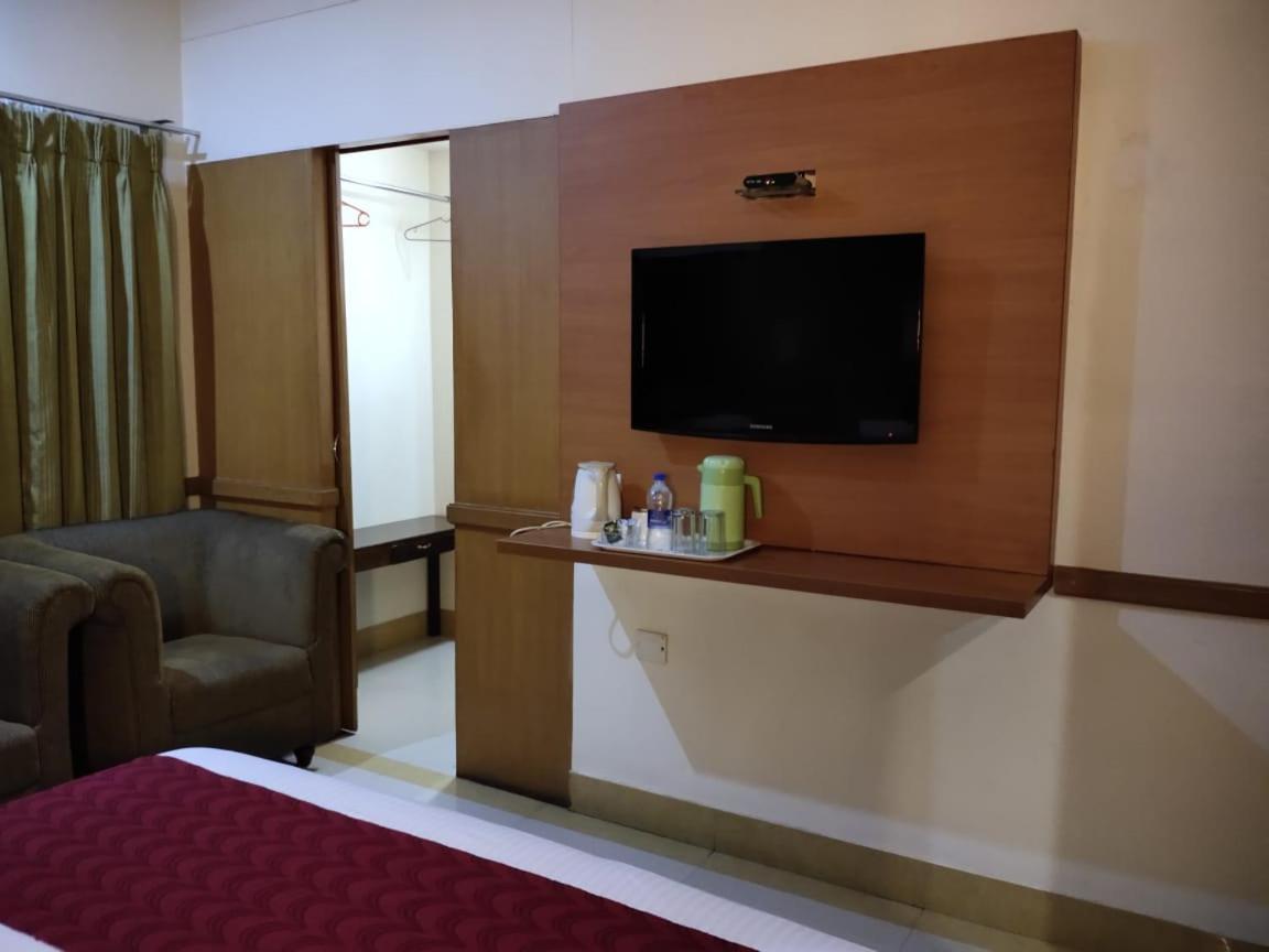 Hotel Western Gatz Theni Exterior foto