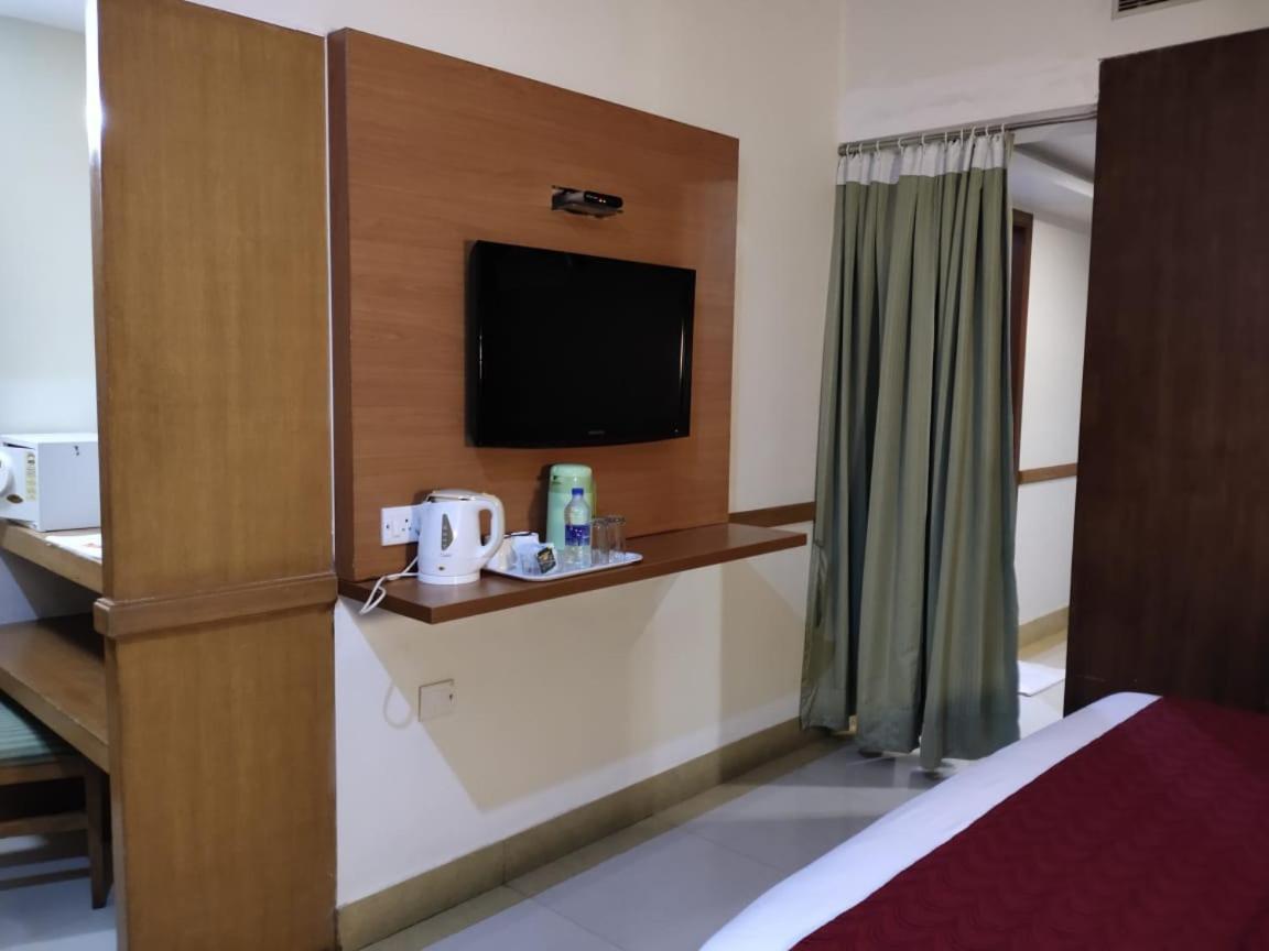 Hotel Western Gatz Theni Exterior foto