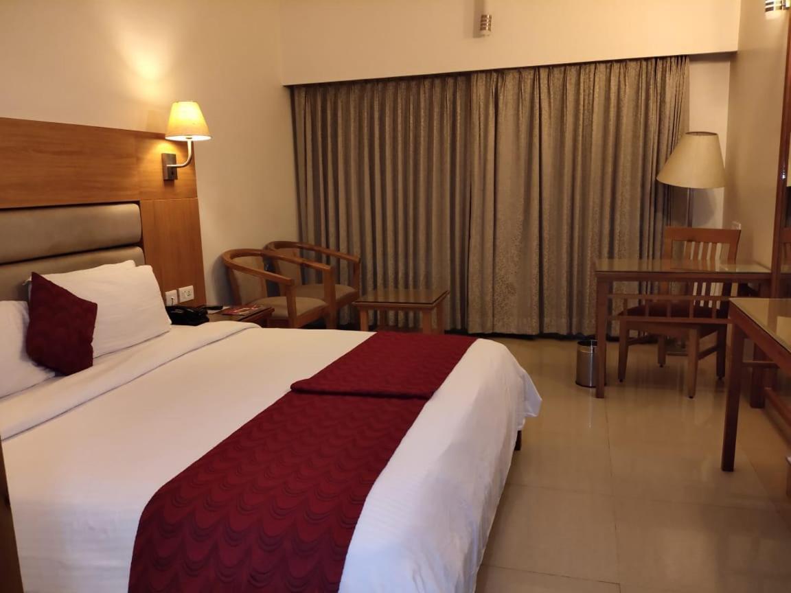 Hotel Western Gatz Theni Exterior foto
