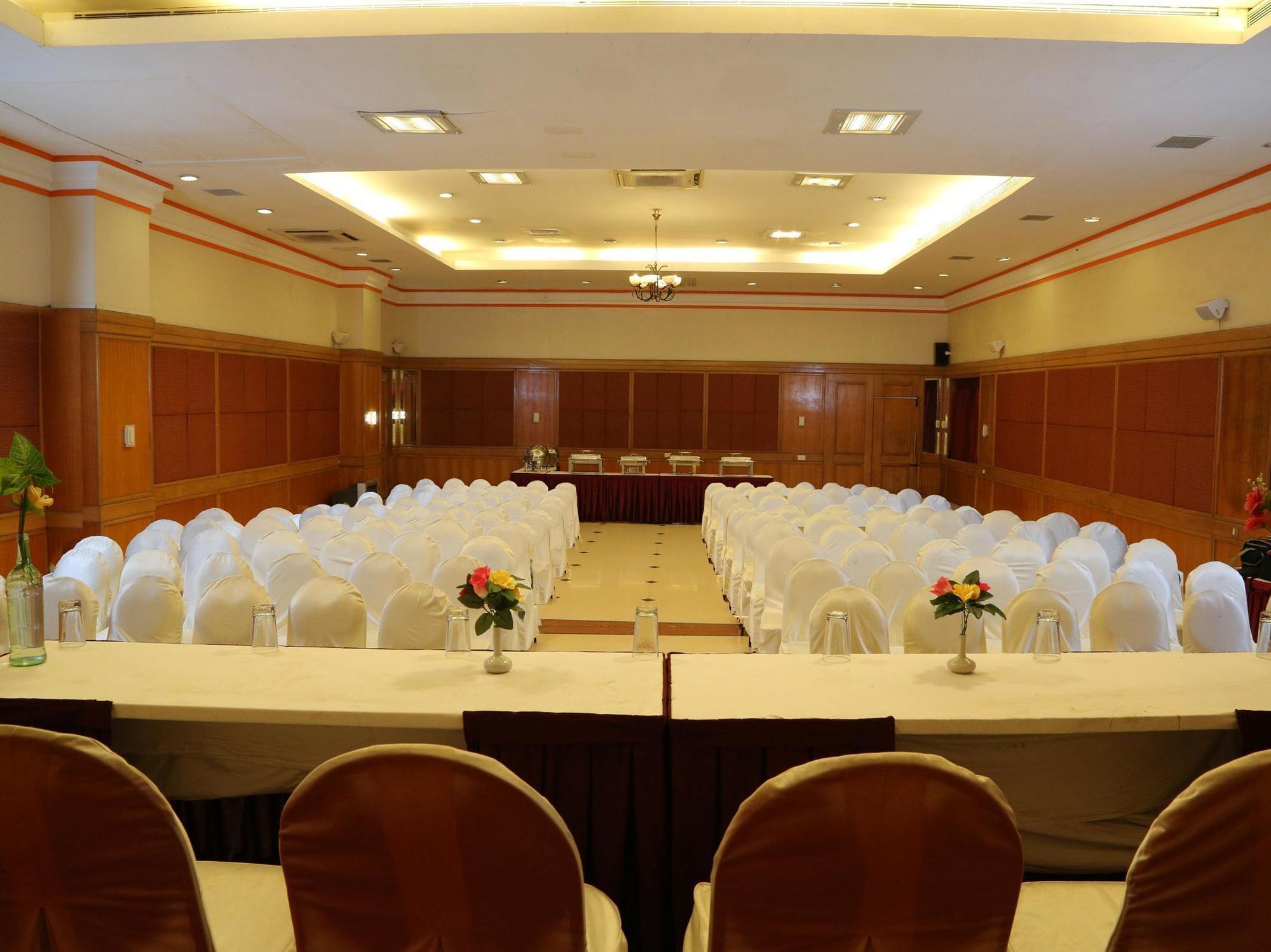 Hotel Western Gatz Theni Exterior foto