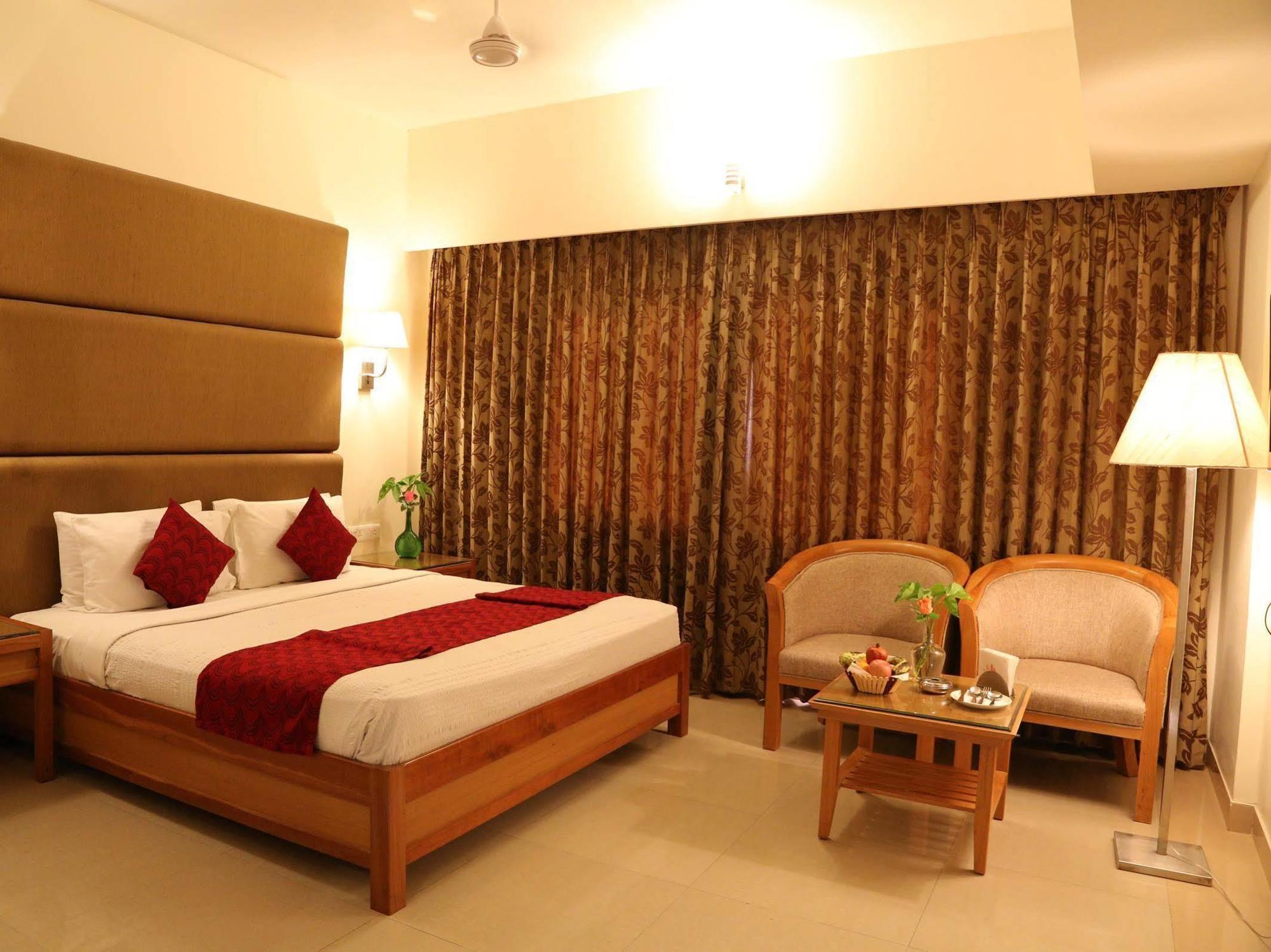Hotel Western Gatz Theni Exterior foto